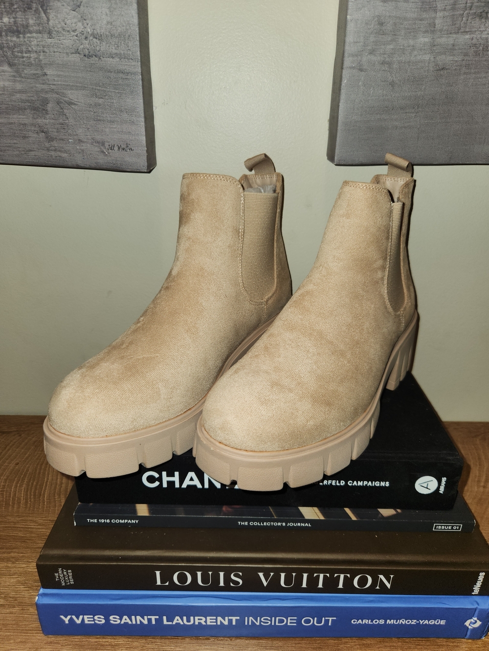 Beige Cushionaire Women's Chunky Chelsea Ankle Boot Size 9
